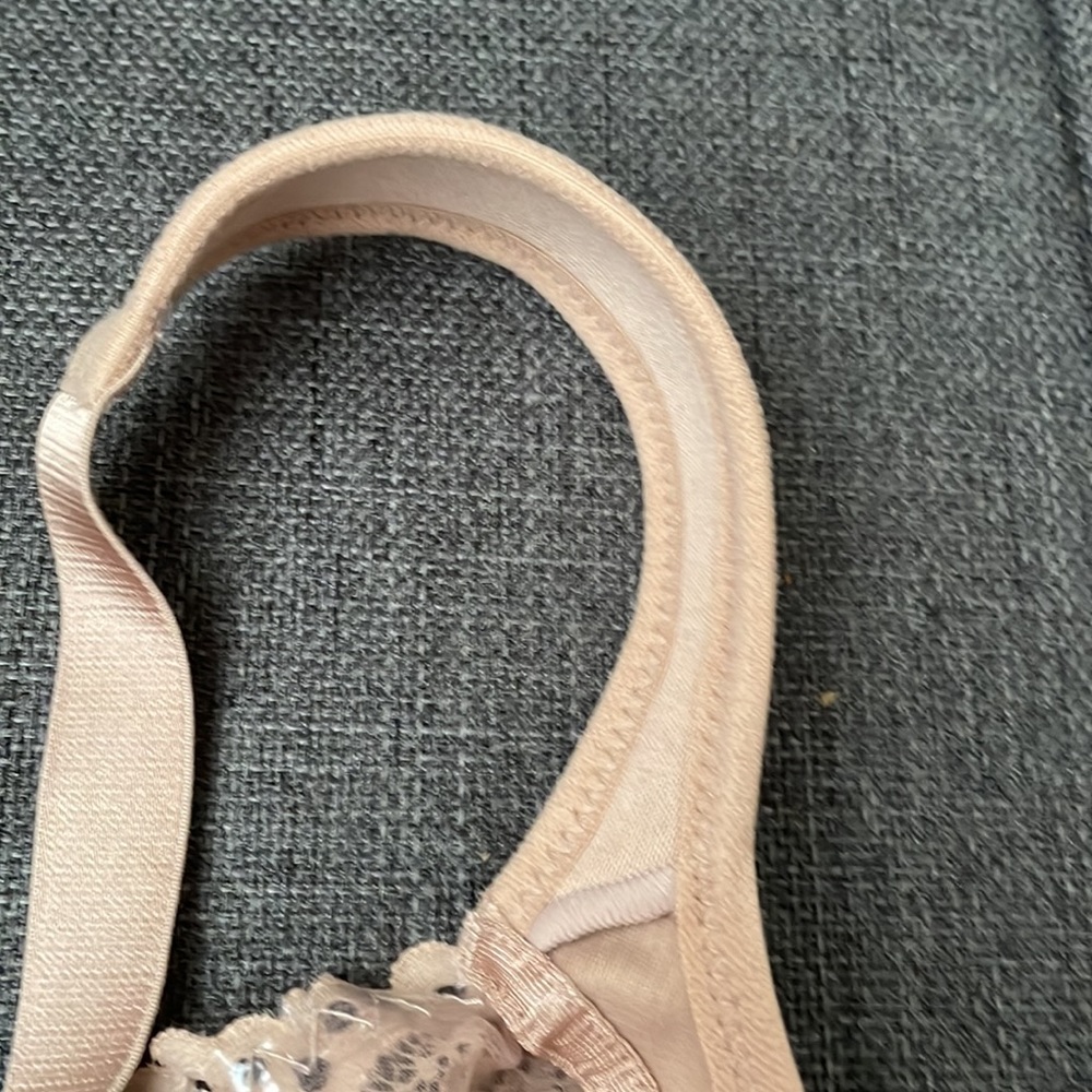 - Glamorise bra - Picture 5 of 6